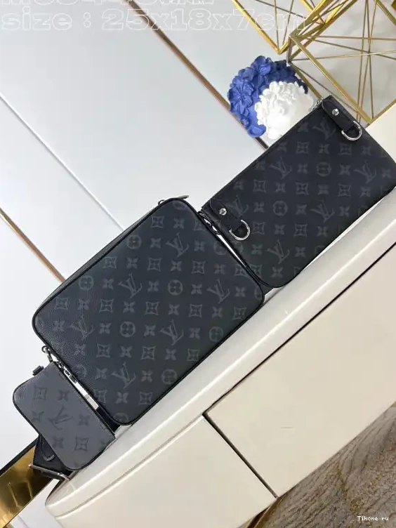 Cheap VUITTON MESSENGER TRIO LOUIS 0610